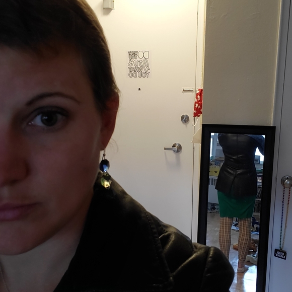 Beautiful leather jacket - Picture 4 of 9